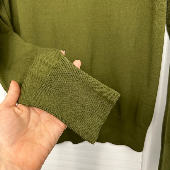 Ann Taylor green turtleneck with button detailing on one shoulder. Size medium. - Picture 4 of 7